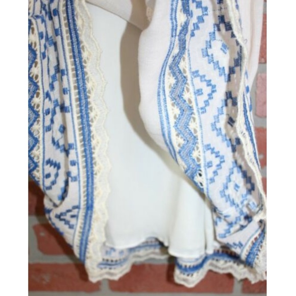 Jodi Kristopher Ivory & Blue Boho Lace Up Dress - Picture 5 of 6